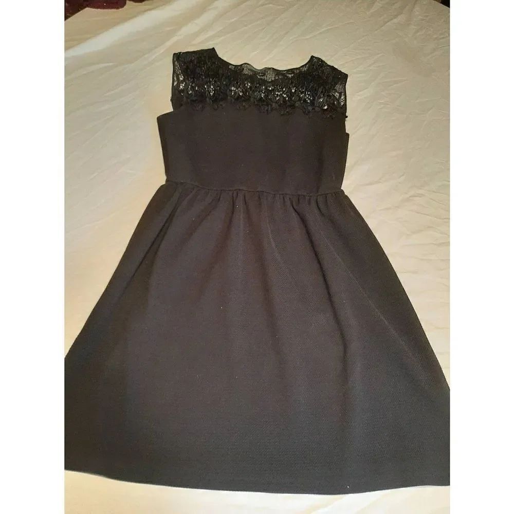 Medium Soprano Black Lace Back Midi Special Occasion Dress